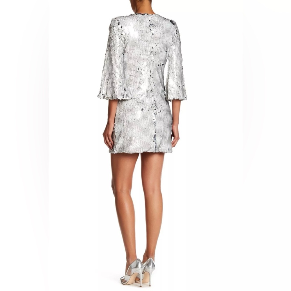 Dress The Population NWOT Statement Silver Sequined Bell Sleeve Mini (0477) - Picture 2 of 11